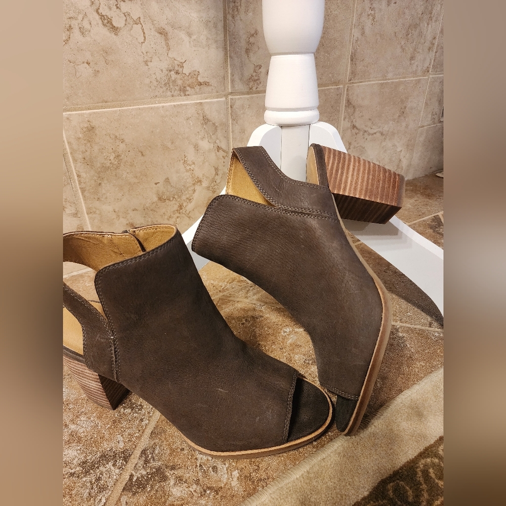 Sandales 100%leather olive green gray color